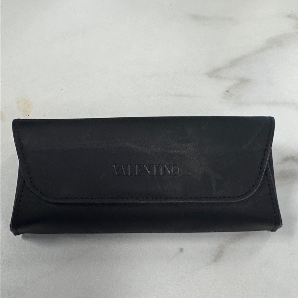 Valentino sunglasses case with box and cleansing wipe